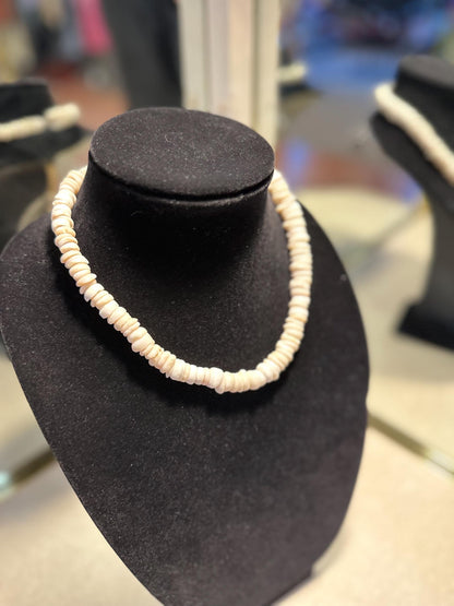 Vintage 60's or 70's Hawaiian Handmade Chunky Puka Shell Necklace