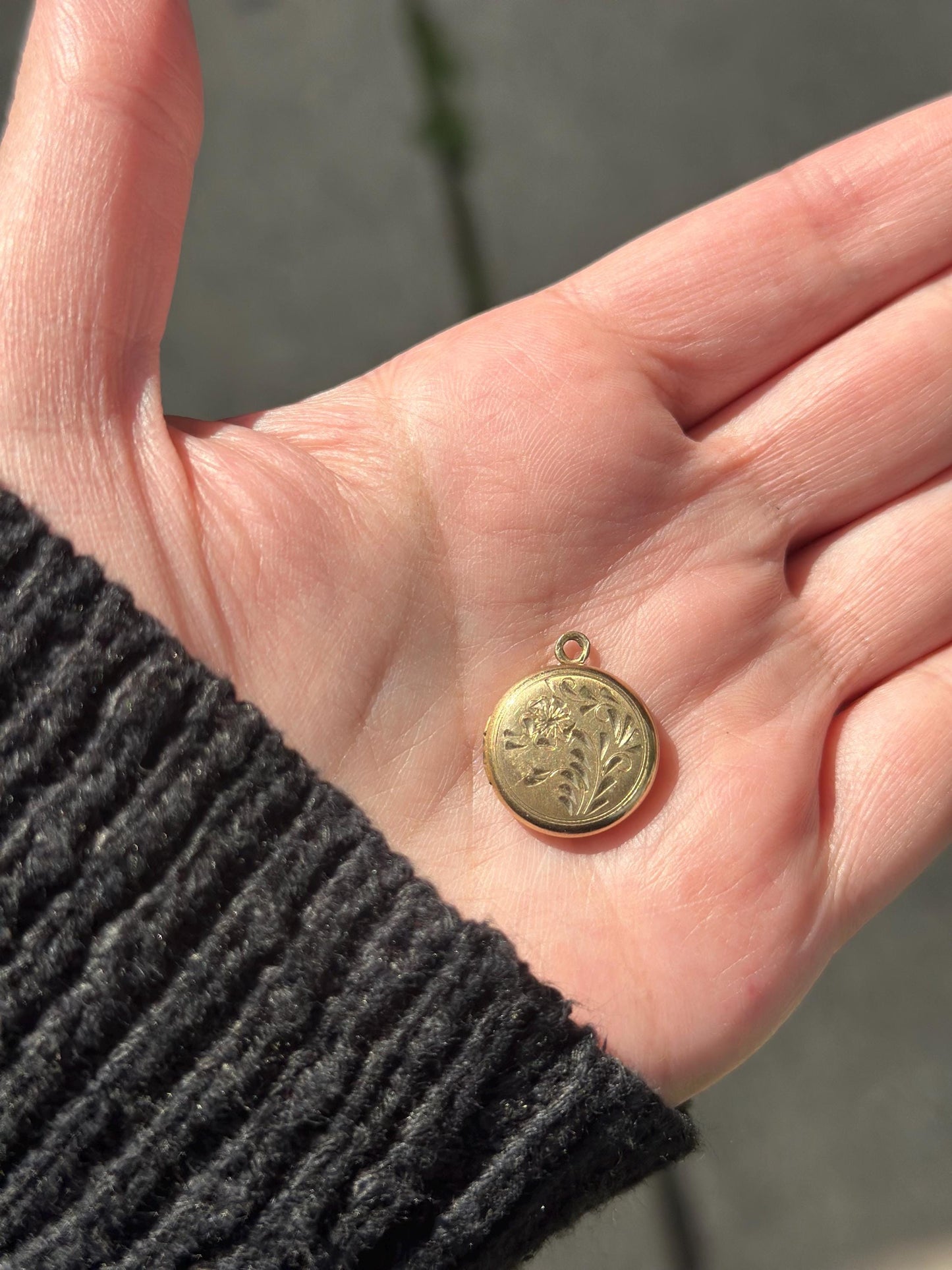 Vintage Victorian Inspired Mini Gold Floral Filled Locket 1/20 12K